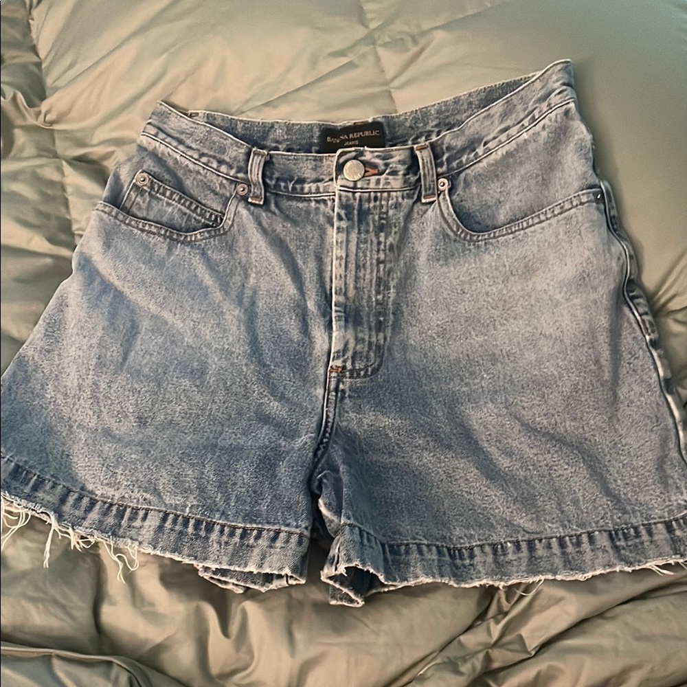 BANANA REPUBLIC SHORTS